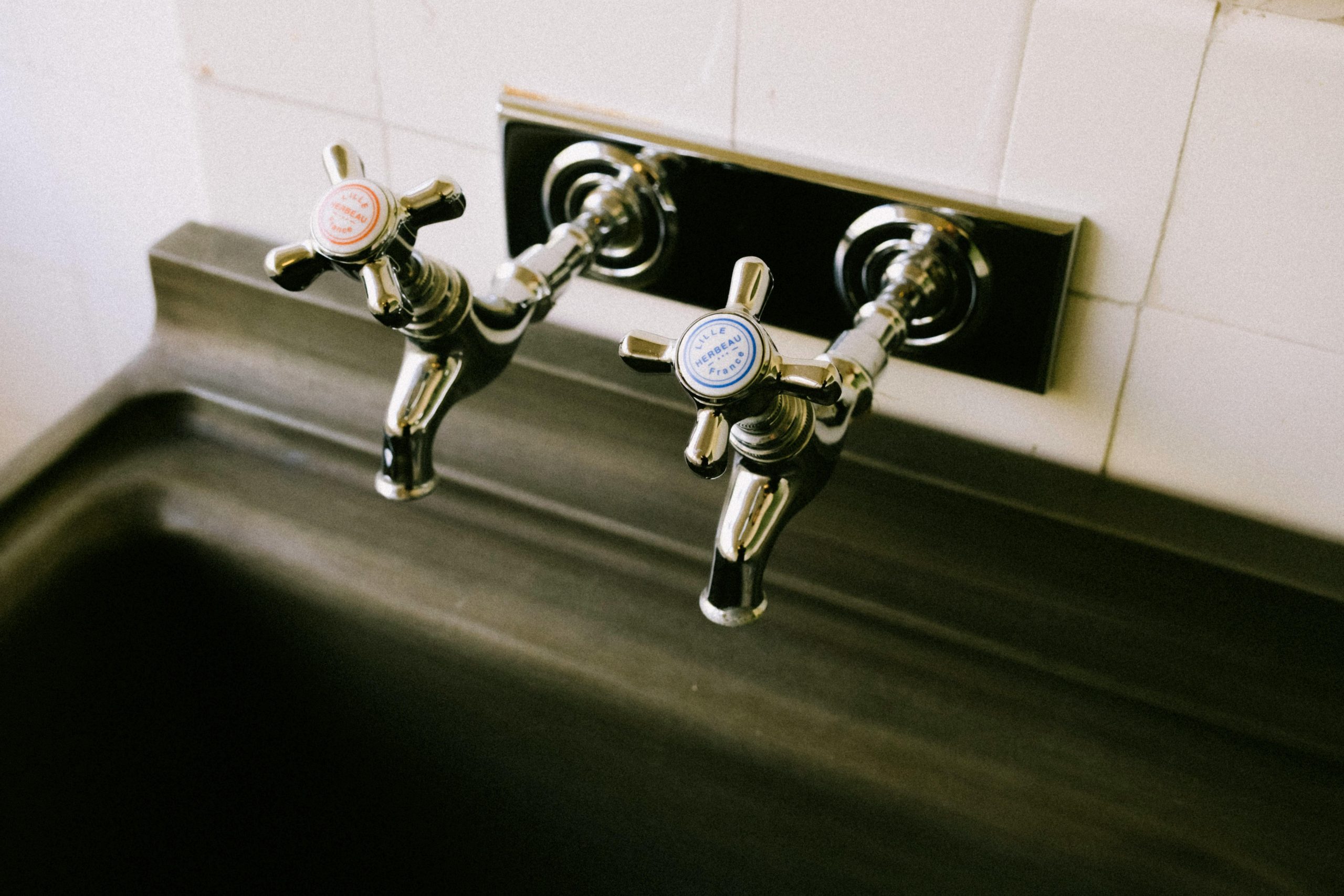 plumbing header leduc